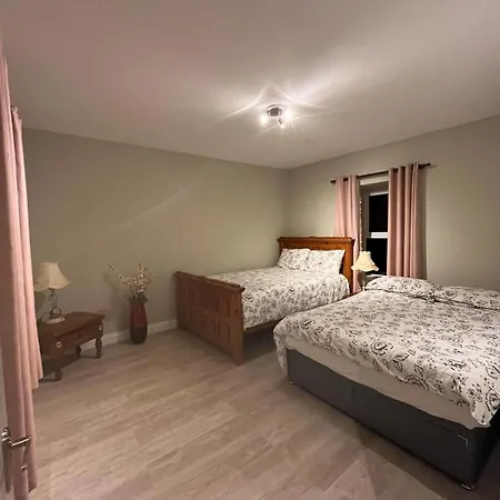 The Rathmore House 度假居 罗斯康芒